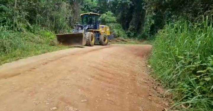 Camacã: Prefeitura reinicia recuperação da estrada que liga a Jacareci
